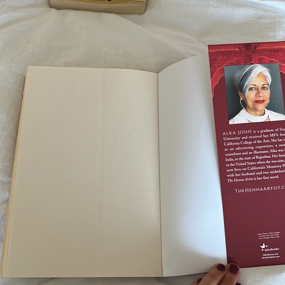 Novel/Book: The Henna Artist - Picture 6 of 7